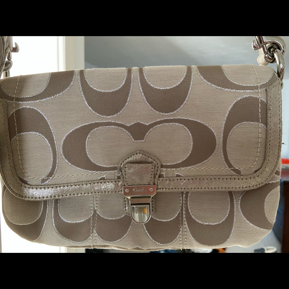 Coach Cross Body - Picture 5 of 7